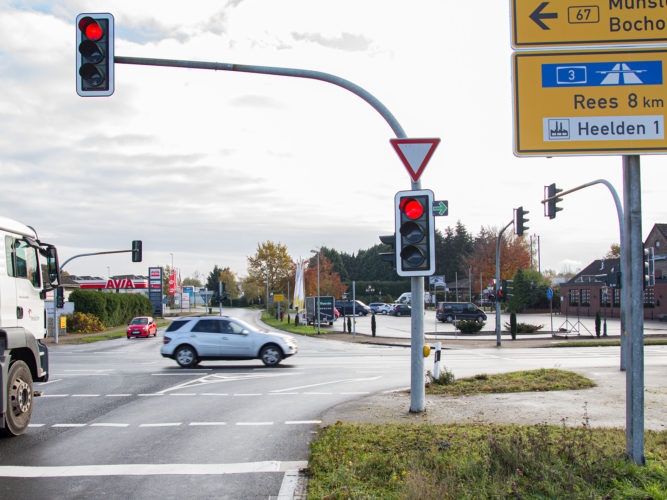 Änderungen bei der Verkehrsführung zum Gewerbegebiet Heelden